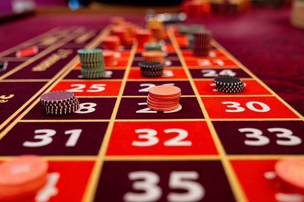 komengtoto login game variety including Lightning Dice, football, and slots